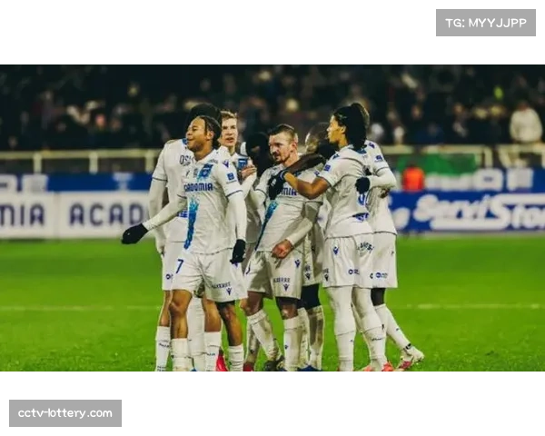 法甲争冠格局再洗牌，朗斯异军突起占榜首